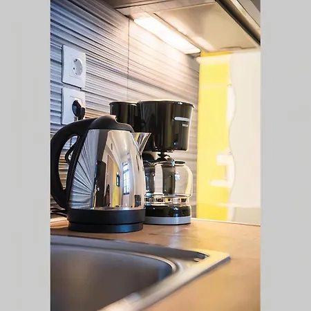 Yellow Geranium アパート